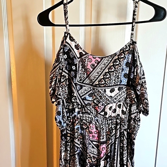 Beautiful Cold Shoulder Maxi Dress - Picture 11 of 13